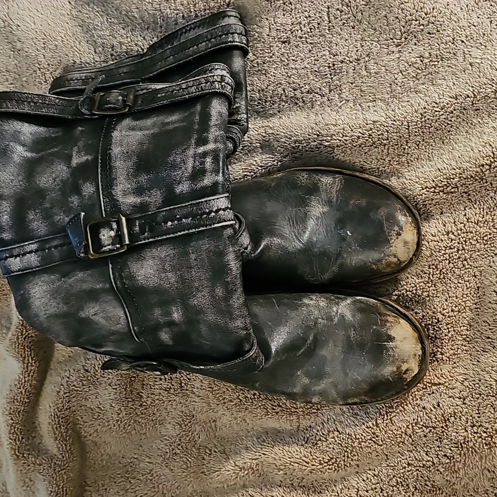 FRYE Black Distressed Leather Women's Boots - Picture 4 of 6